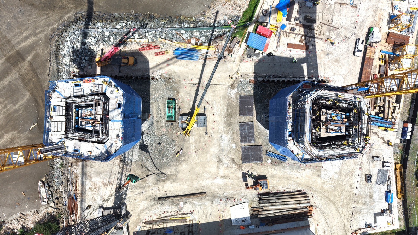 Hitos Constructivos: El Cuarto Puente sobre el Canal Alcanza los 53 Metros en su Torre Este — imagen 1